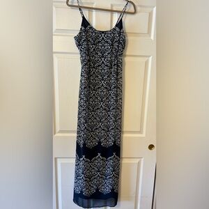 Ana Navy/ White Beautiful Light Weight Lined Maxi Dress